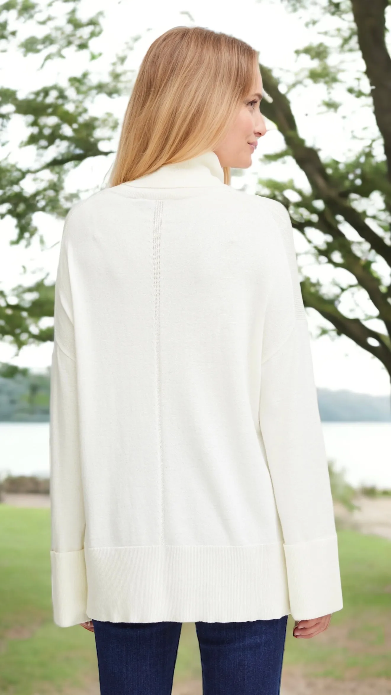 4-A1075 White Fralma Knitted Turtleneck