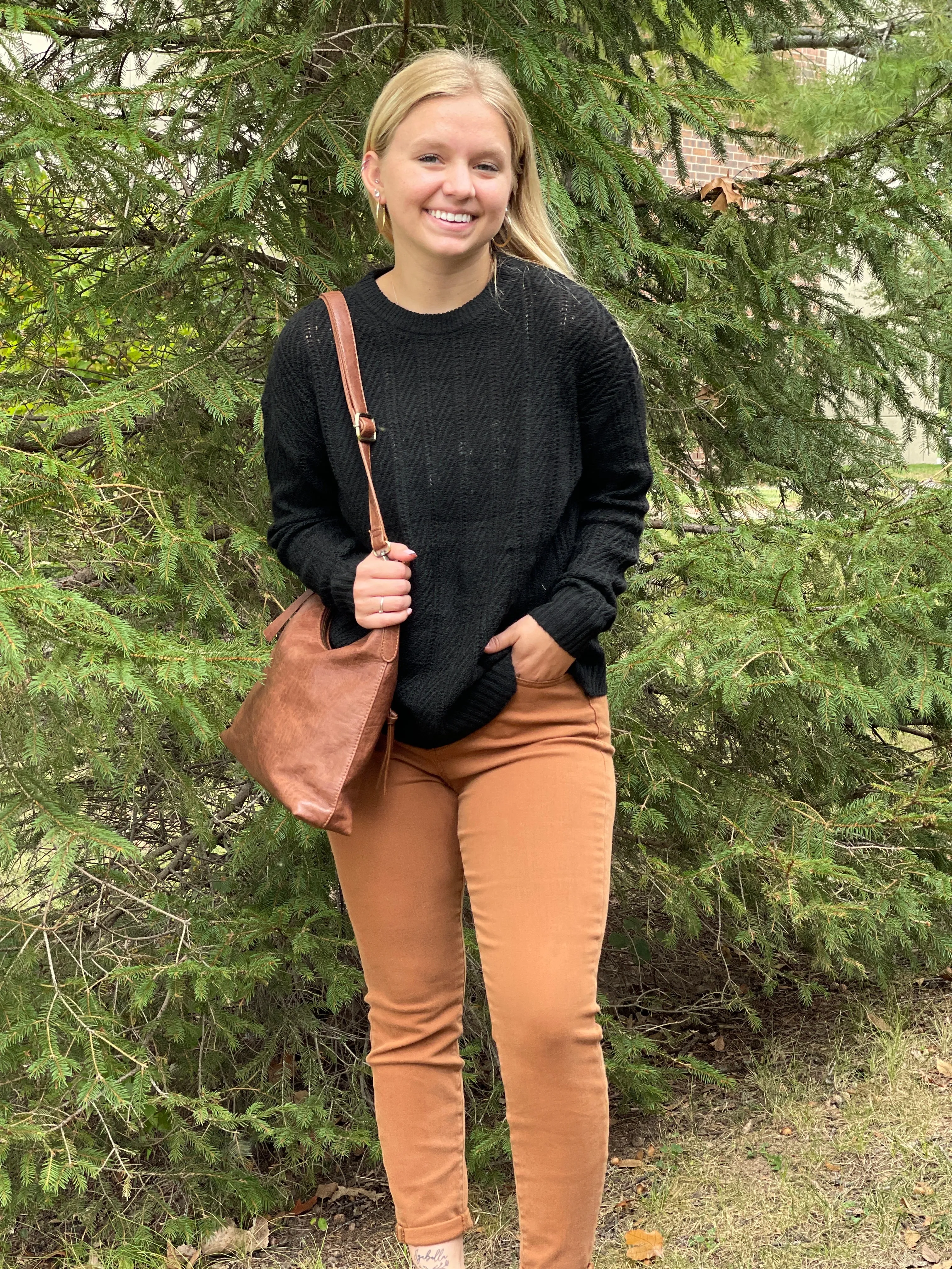 BLACK TEXTURED CREW NECK SWEATER