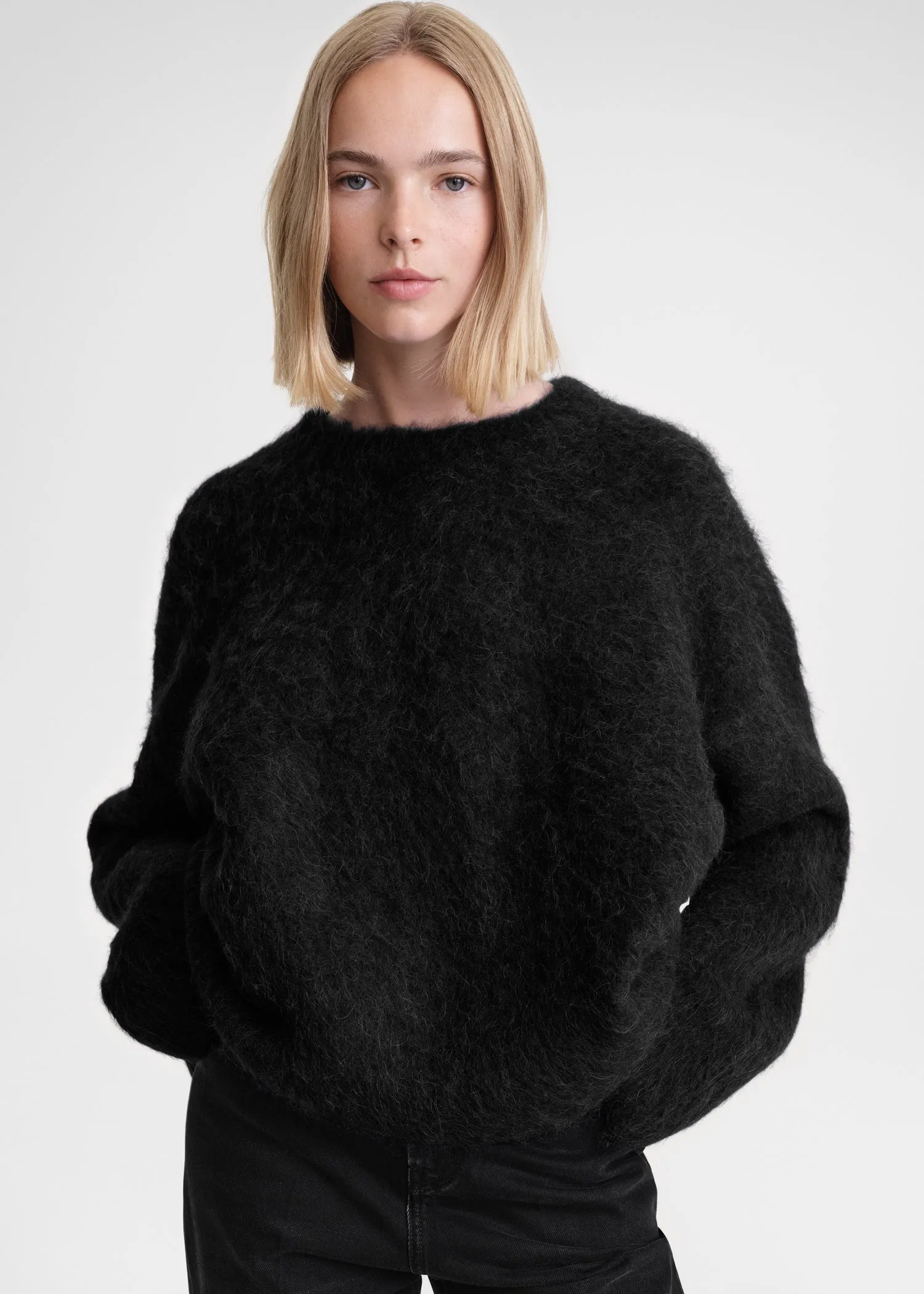 Boxy alpaca knit black