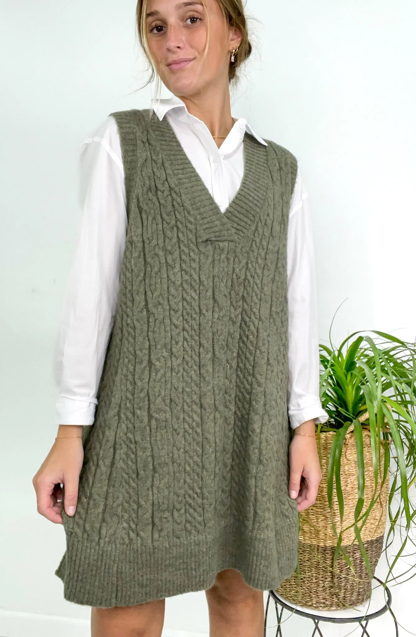 Chunky Cable Knit V-Neck Sweater Vest Tunic