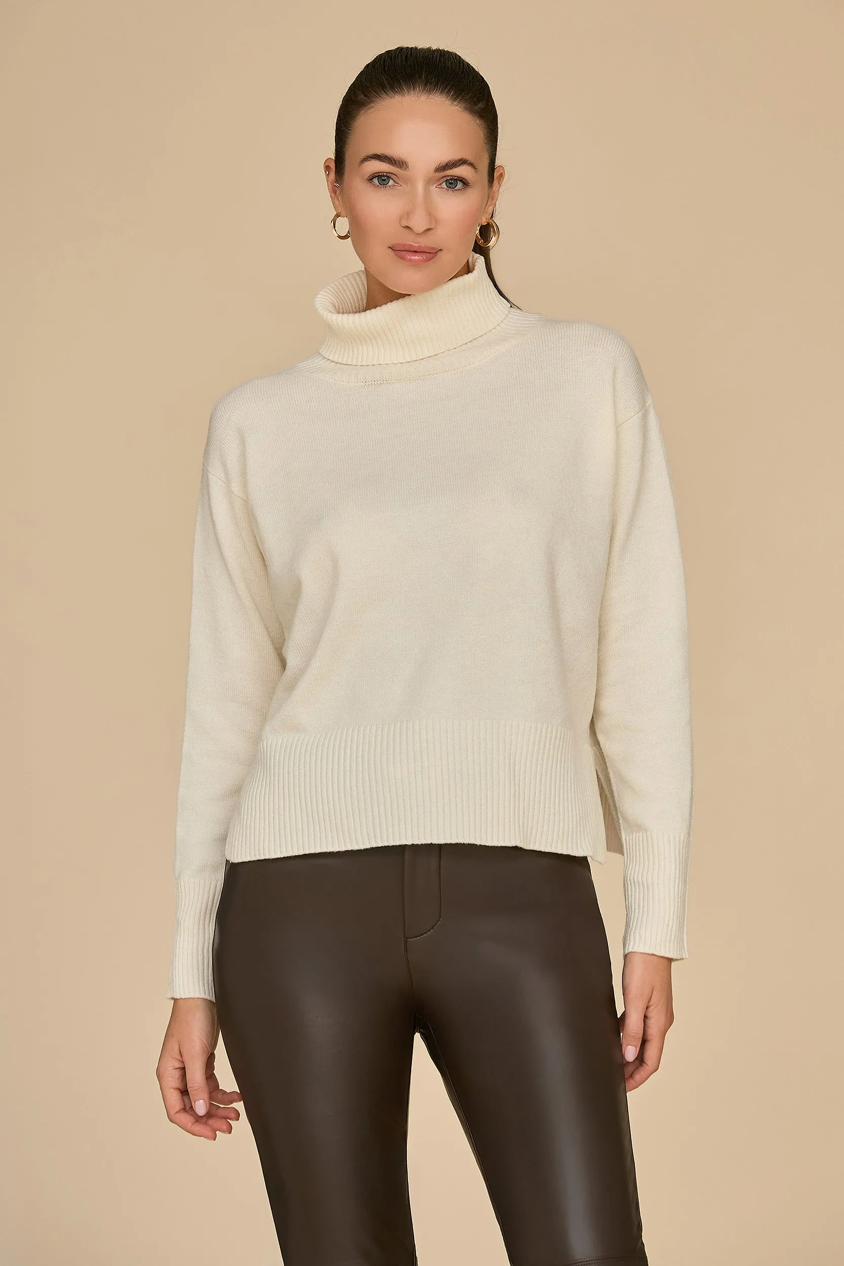 Gia Turtleneck Sweater - Pearl