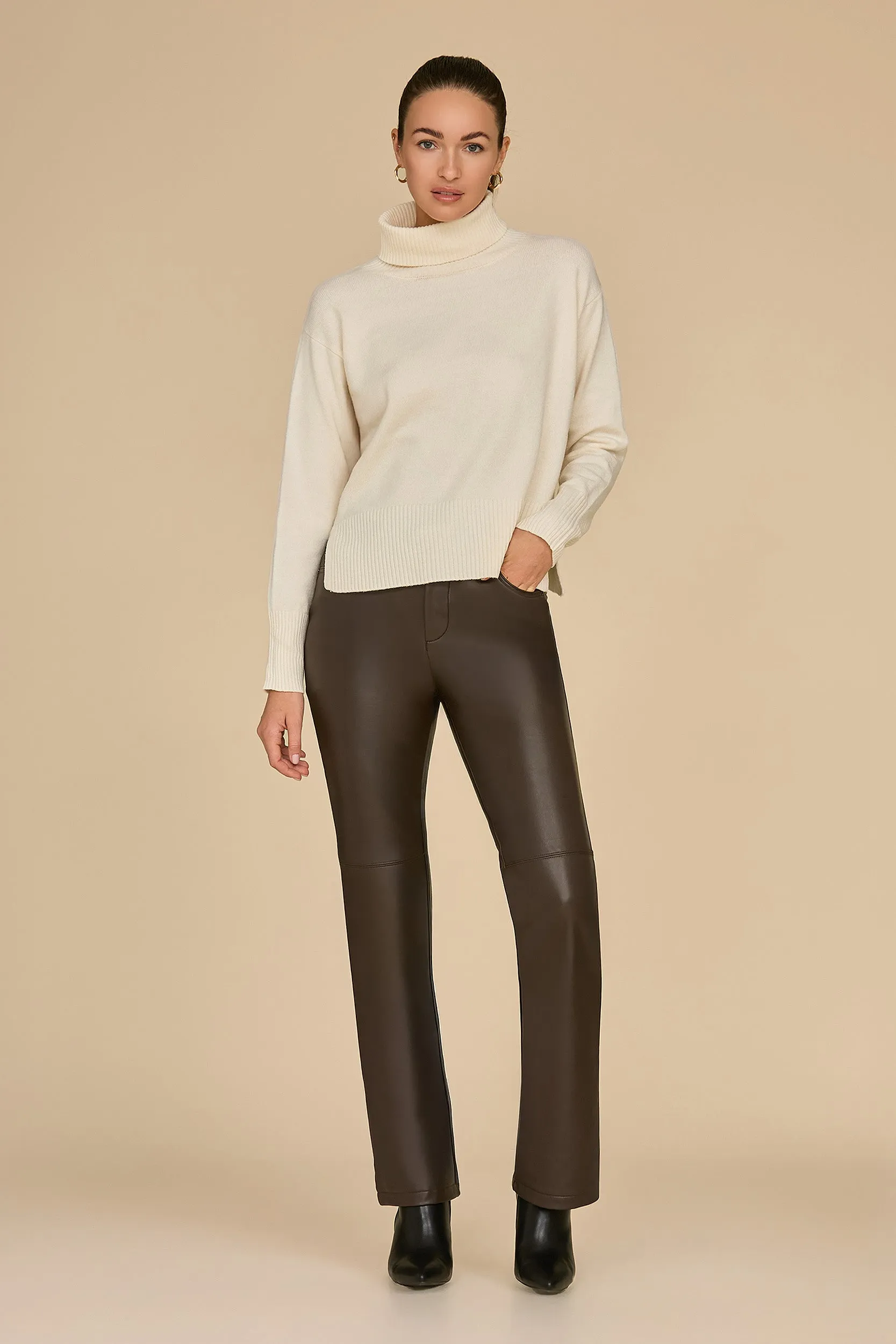 Gia Turtleneck Sweater - Pearl