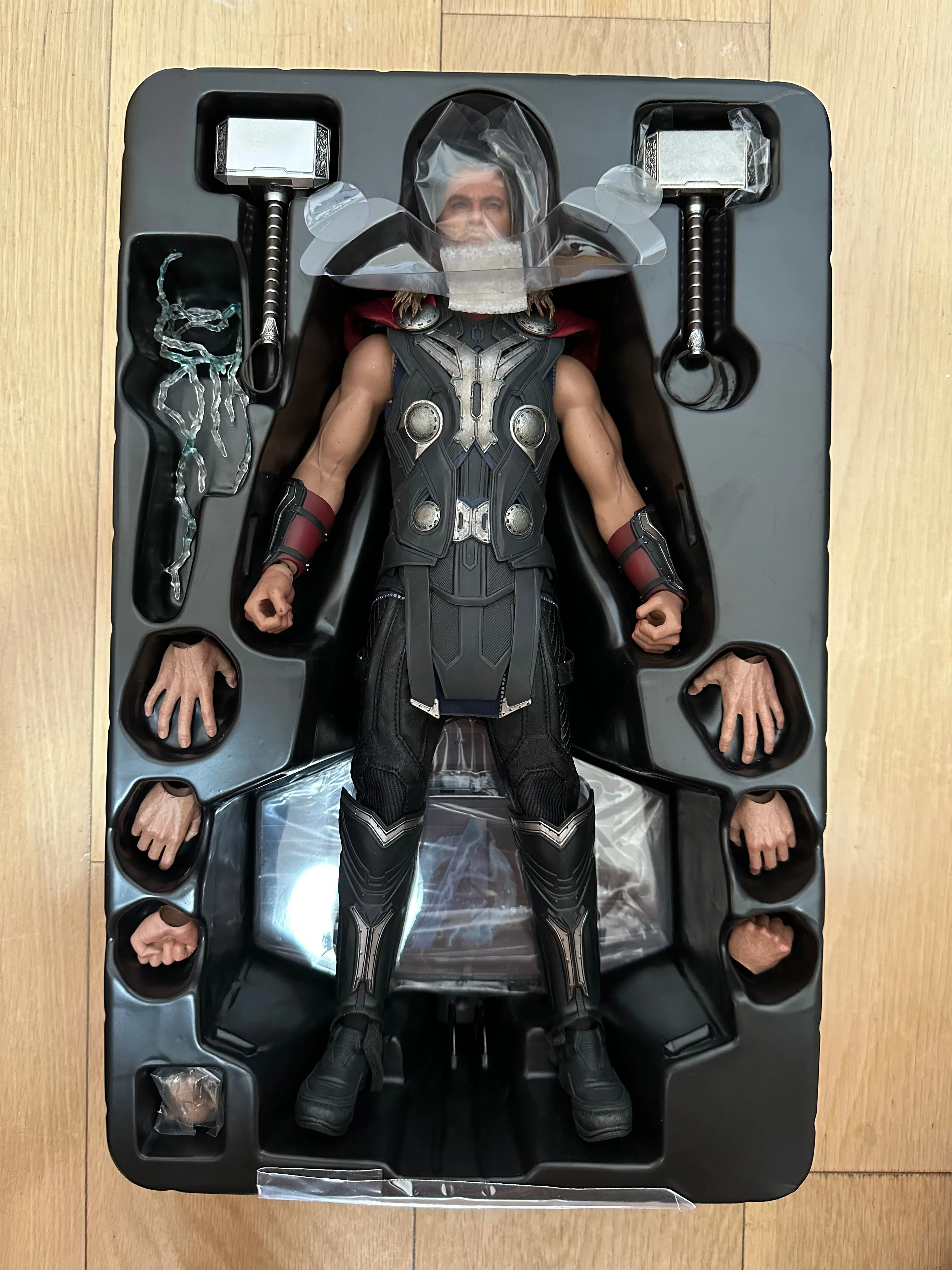 Hottoys Hot Toys 1/6 Scale MMS306 MMS 306 Avengers Age of Ultron - Thor Chris Hemsworth Action Figure USED 2