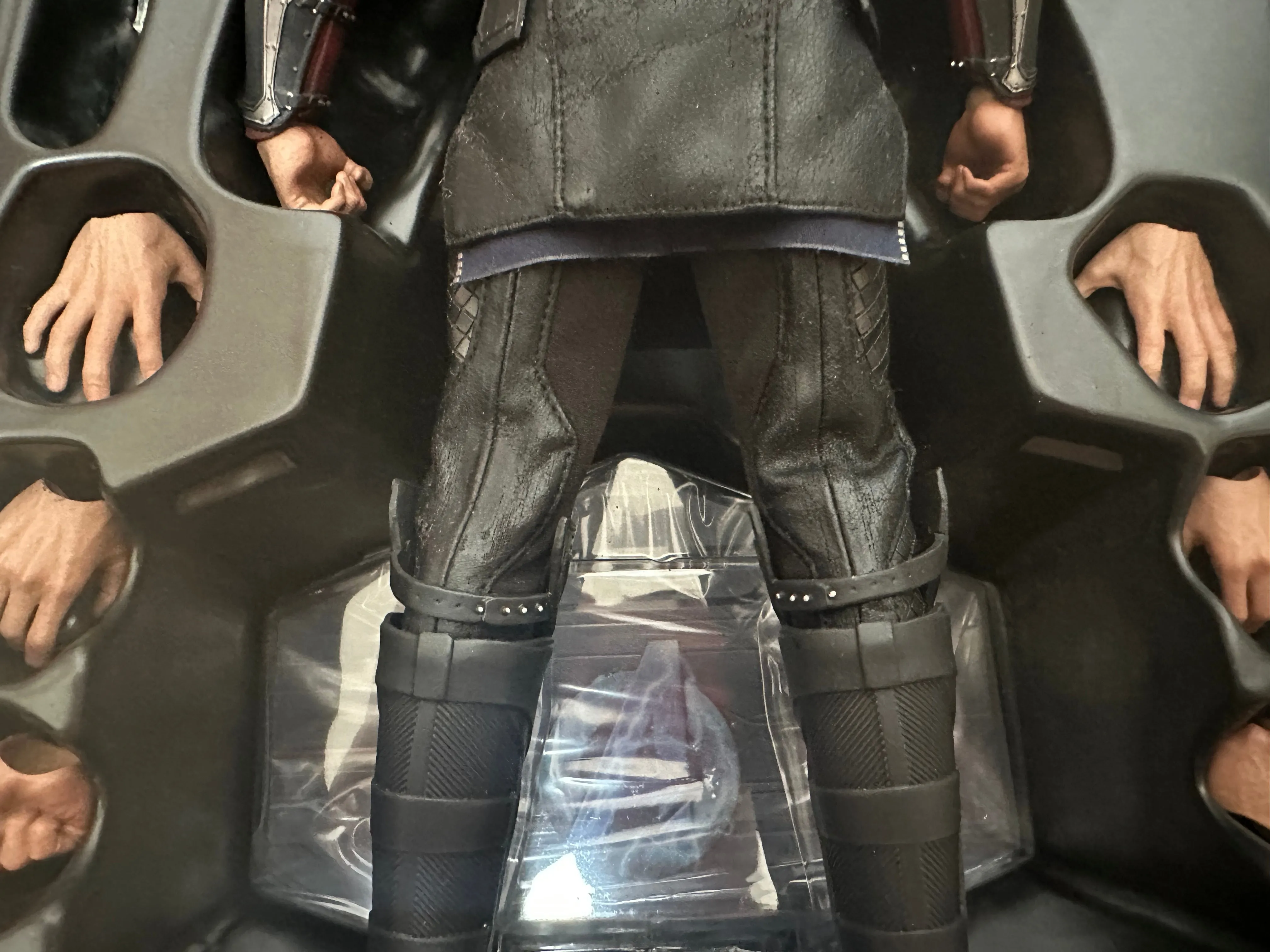 Hottoys Hot Toys 1/6 Scale MMS306 MMS 306 Avengers Age of Ultron - Thor Chris Hemsworth Action Figure USED 2