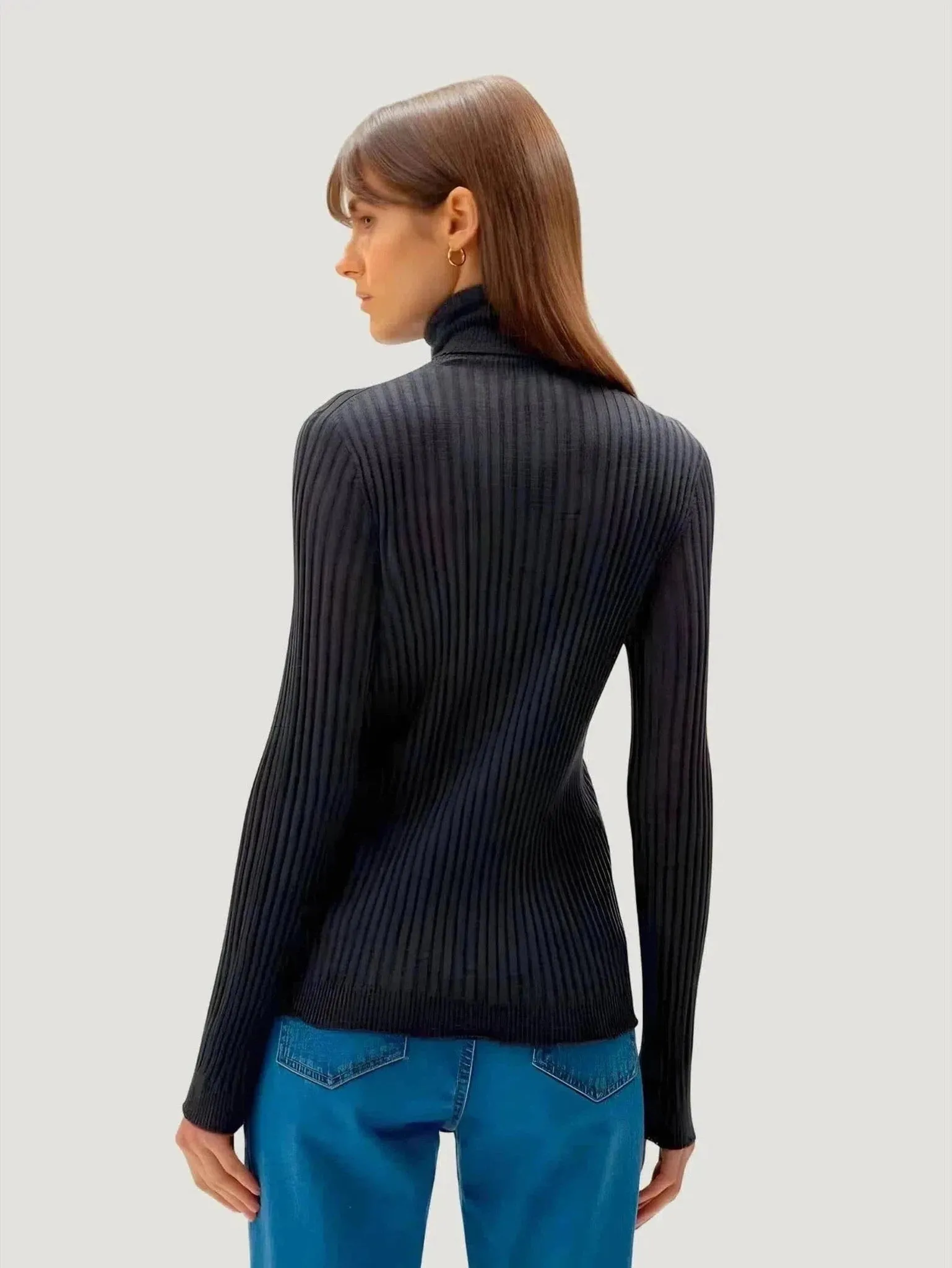 LÉMME Extra Fine Merino Wool Ribbed Turtleneck