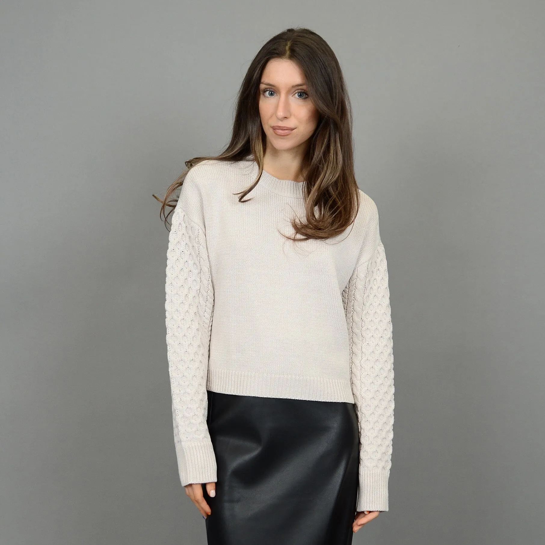 WHISPY CREAM KNIT SWEATER