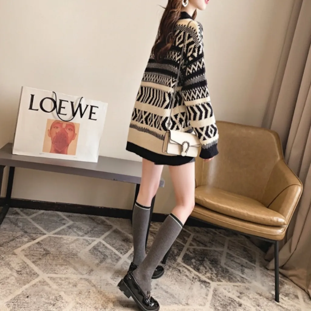 Womens Geo Print Round Sweater